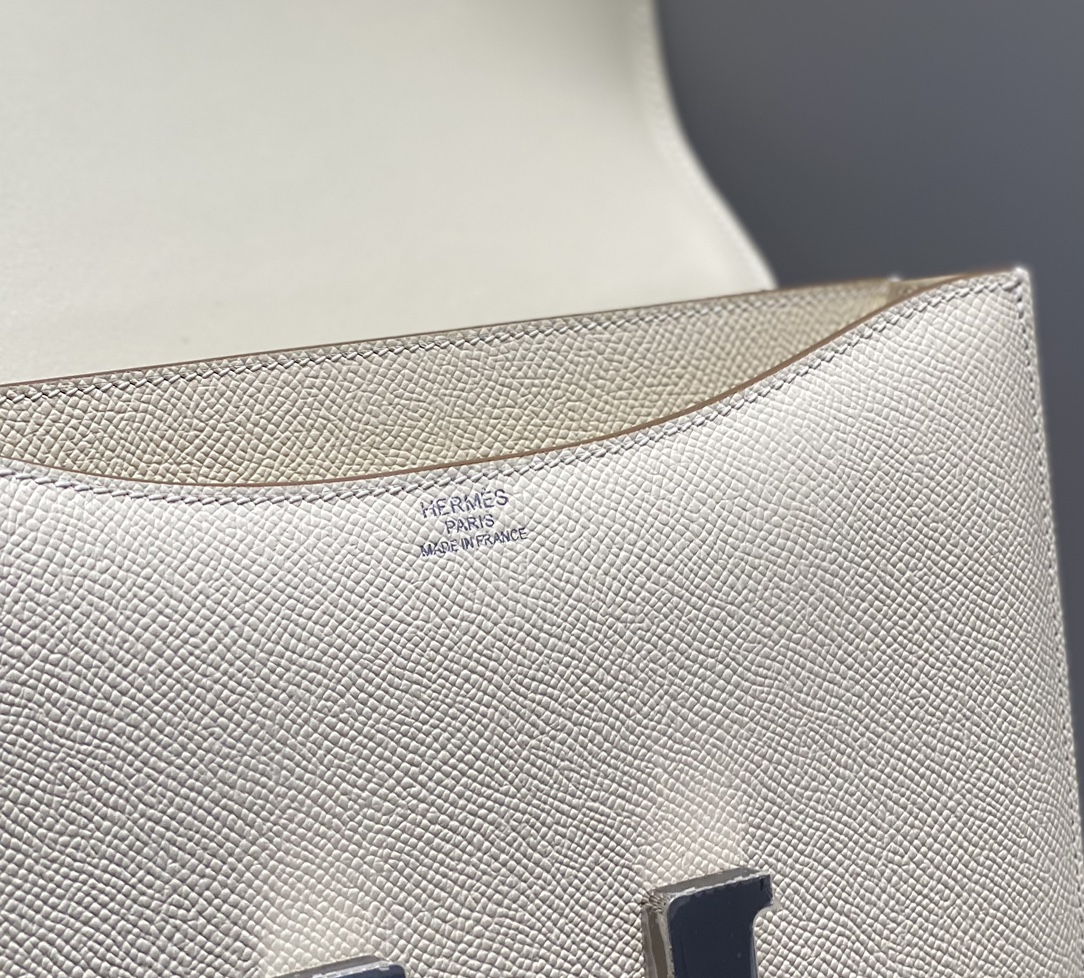 Hermes Constance 24cm Shoulder Bag In White Epsom Leather